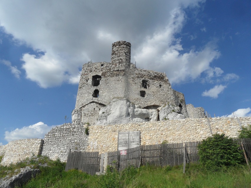Zamki w Bobolicach i Mirowie to wielka turystyczna atrakcja