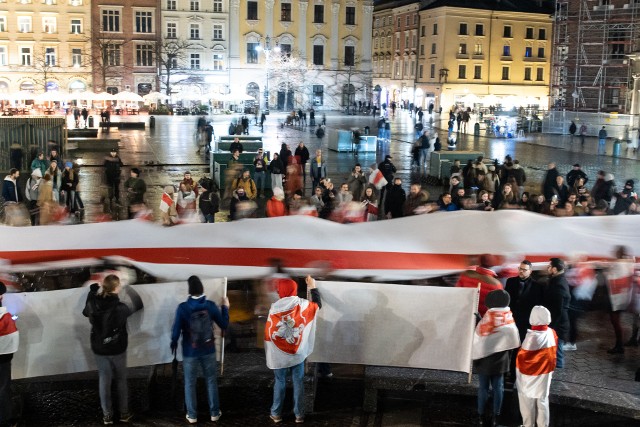 Dziś w Krakowie przeszedł marsz w Białoruski. Zobaczcie zdjęcia