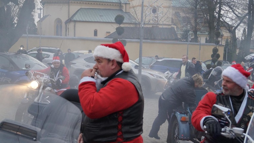 Kłobuck: Tłumy na otwarciu lodowiska i uruchomienia...