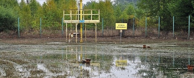Straty w zalanej oczyszczalni ścieków w Tarnobrzegu sięgają ponad 20 milionów złotych.