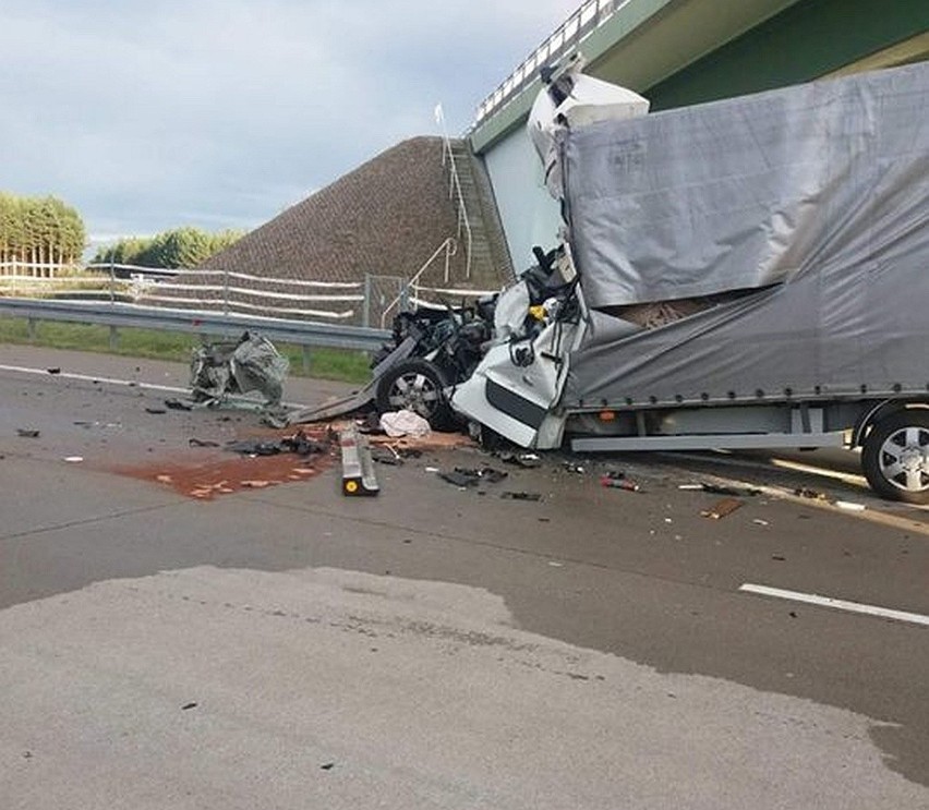 Śmiertelny wypadek na A4 pod Bolesławcem - 15 września 2017