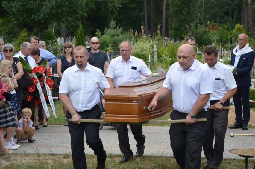 Pogrzeb ks. prałata Kazimierza Klawczyńskiego na cmentarzu w Lęborku. Zdjęcia