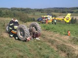 W Baryczy pod Brzozowem ciągnik przygniótł traktorzystę. Ranny mężczyzna trafił do szpitala