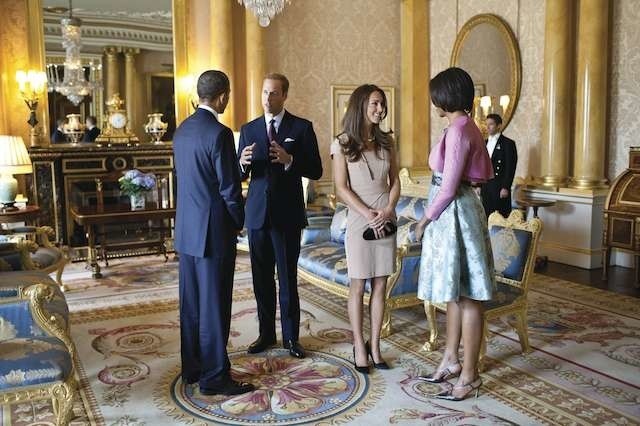 Michelle Obama na dworze królewskim w niestosownej sukience i butach z odkrytą piętą