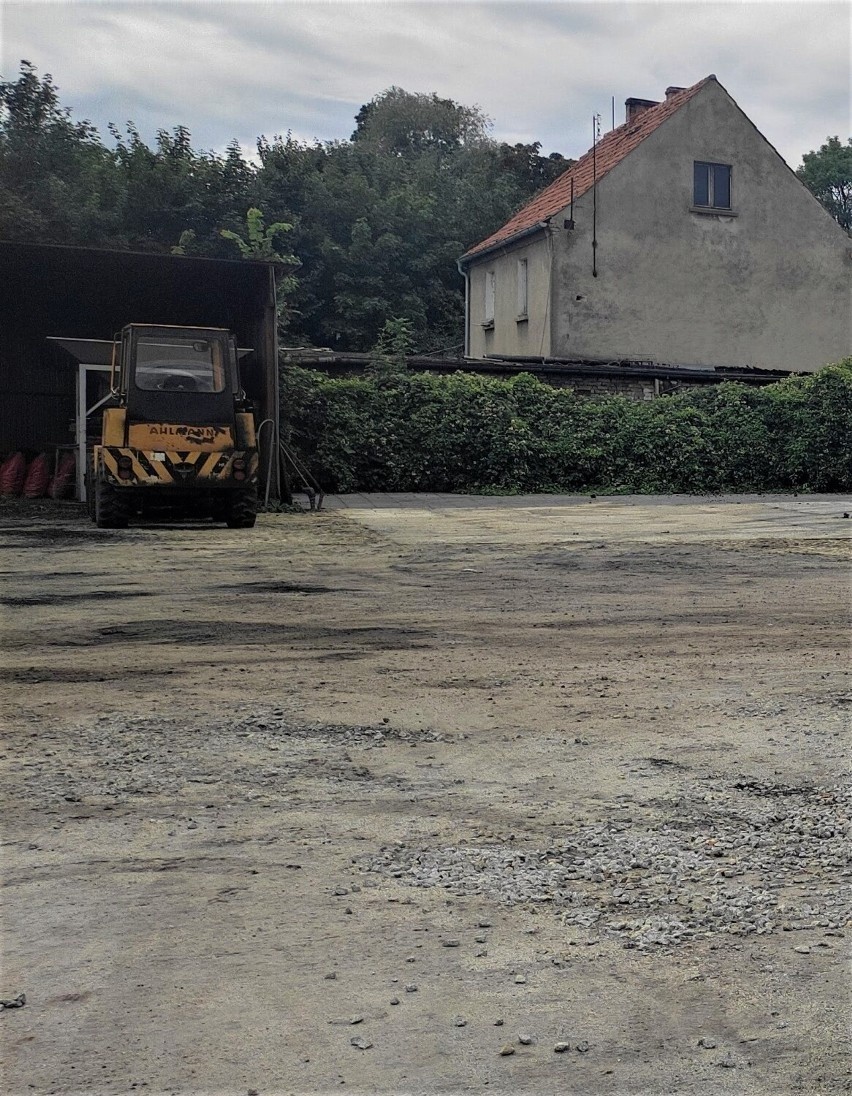 Składy opałowe z węglem w Malborku świecą pustkami. Mieszkańcy prędzej kupią węgiel w sieci