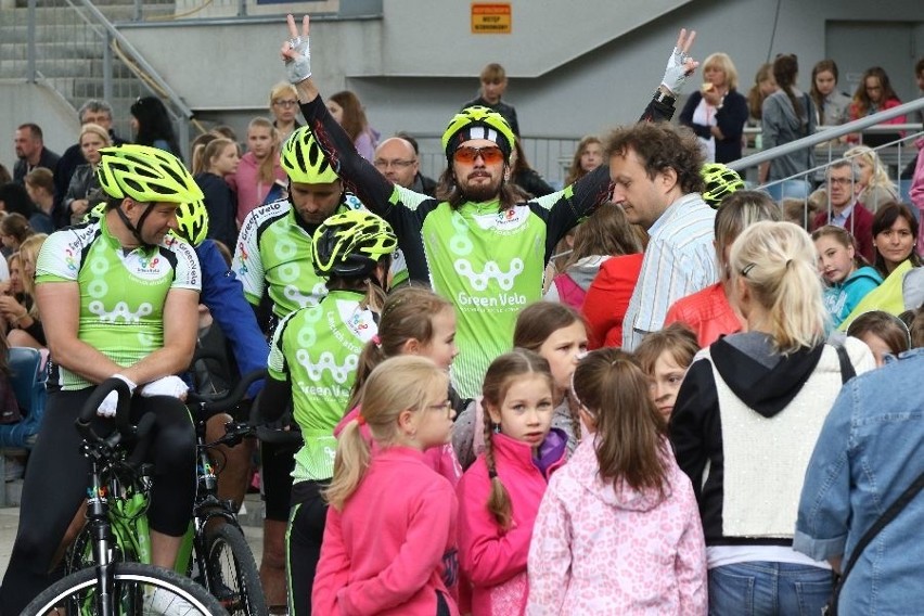 Wakacyjny peleton gwiazd w Świętokrzyskiem