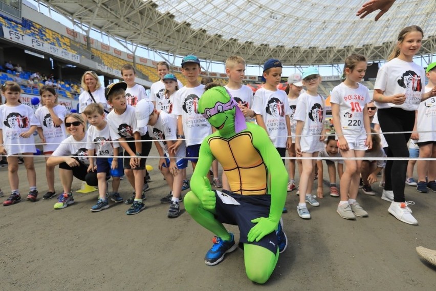 Na Motoarenie odbył się festiwal biegów. Na starcie Biegu...