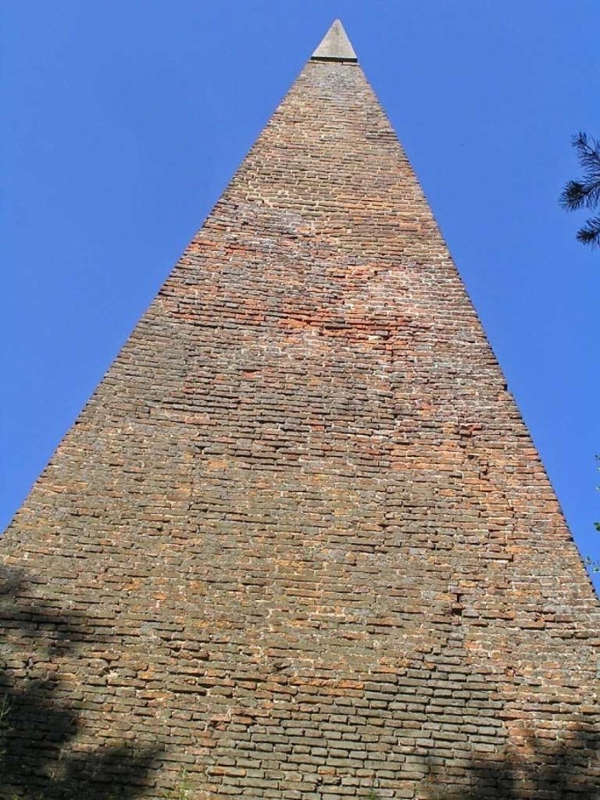 Lubelskie. Najstarsza w Polsce piramida-mauzoleum ma być dostępna dla turystów! Zabytkowa wieża w Krynicy zostanie odnowiona