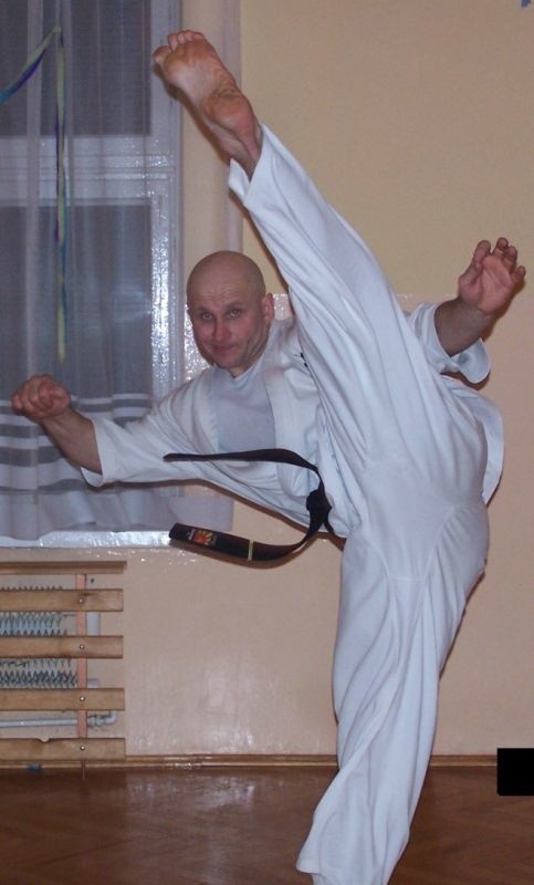 Zawodnik Tarnobrzeskiego Klubu Kyokushin Karate Marek Fiedko odniósł swój życiowy sukces zdobywając we Francji tytuł mistrza Europy.