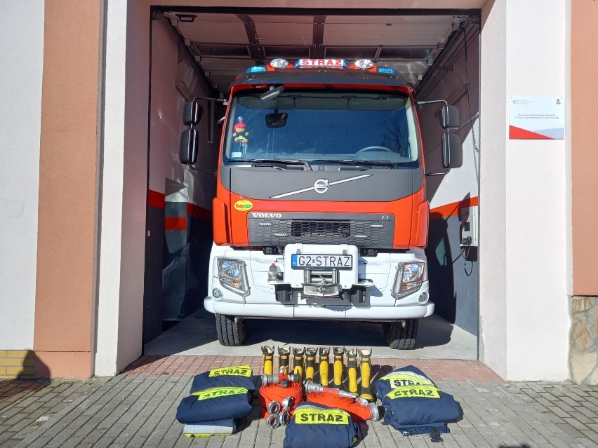 Zgromadzony sprzęt, który trafi do strażaków na Ukrainie