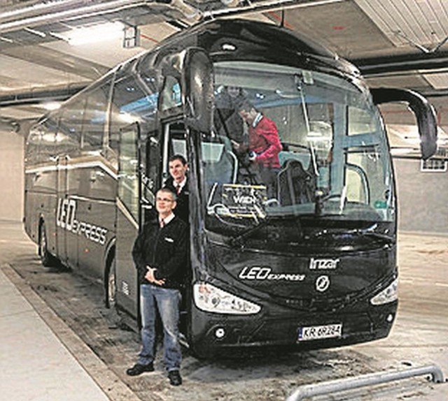 Z dworca, a właściwie z przystanku na Fabrycznym, codziennie odjeżdża autobus do Wiednia.