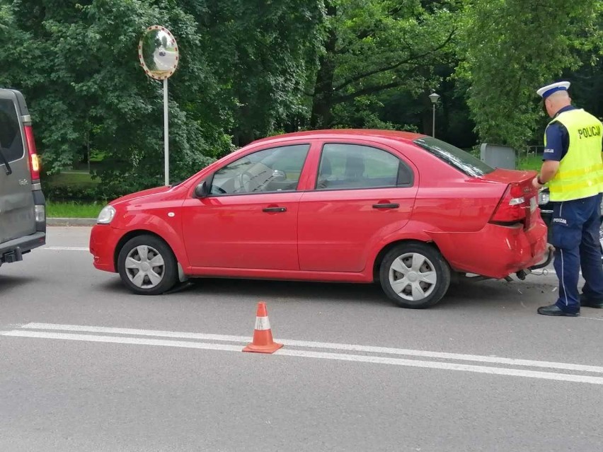 Zderzenie 3 samochodów na ul. Paderewskiego w Rzeszowie [ZDJĘCIA]