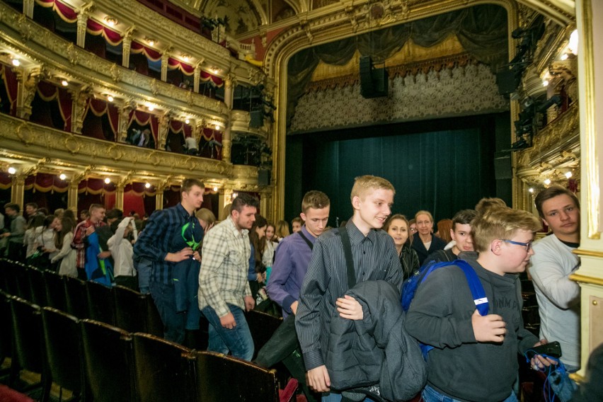 Ewakuacja w Teatrze Słowackiego [ZDJĘCIA, WIDEO]