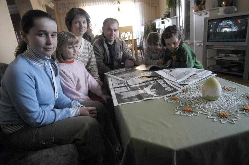 Rodzina Toczków. Od lewej: Renata, Aneta, mama Beata, tata...