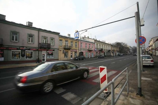 Kończą się prace przy budowie sygnalizacji przy przejściu dla pieszych na ulicy Słowackiego.