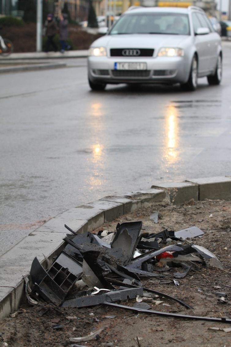 Skrzyżowanie w centrum Kielc z nowym oznakowaniem, czy...