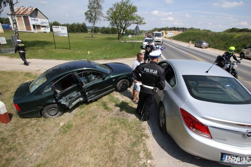 Brzegi. Pościg i zderzenie na siódemce. Kierowca miał ponad 3 promile