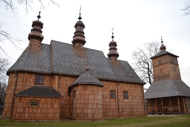 Kościół pw. św. Apostołów Piotra i Pawła i dzwonnica w Hannie