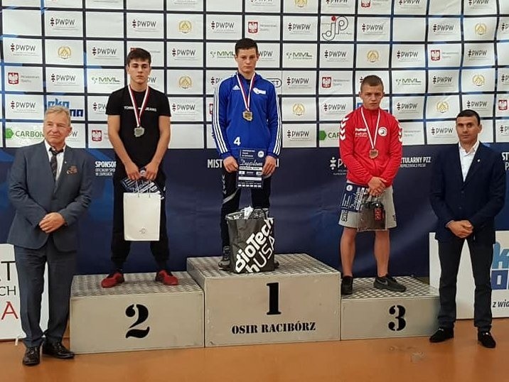 Zapaśnicy Olimpijczyka Radom przywieźli pięć medali z mistrzostw Polski juniorów (ZDJĘCIA)