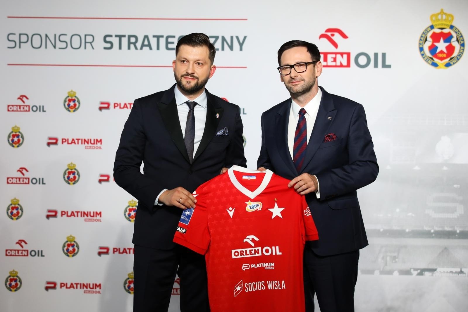 Wisła Kraków oficjalnie ma nowego sponsora. Orlen wchodzi na koszulki  „Białej Gwiazdy” | Gazeta Krakowska