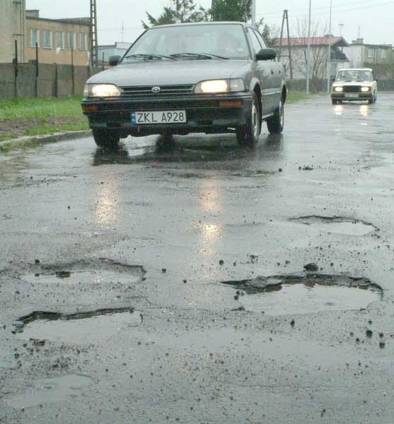 Walka z zarządcą dziurawej drogi może się kierowcy opłacić.