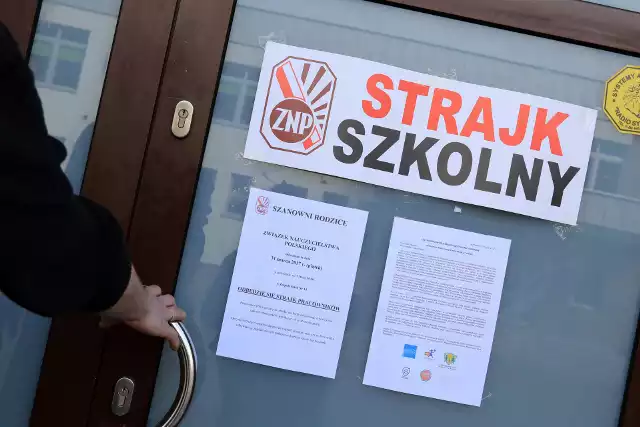 Toruńskie placówki oświaty włączyły się w ogólnopolski protest