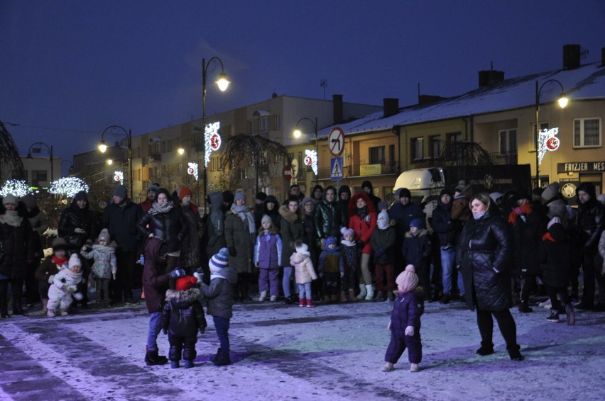 Świąteczną paradę w Lipsku poprowadziła Grupa Żywy Teatr z...