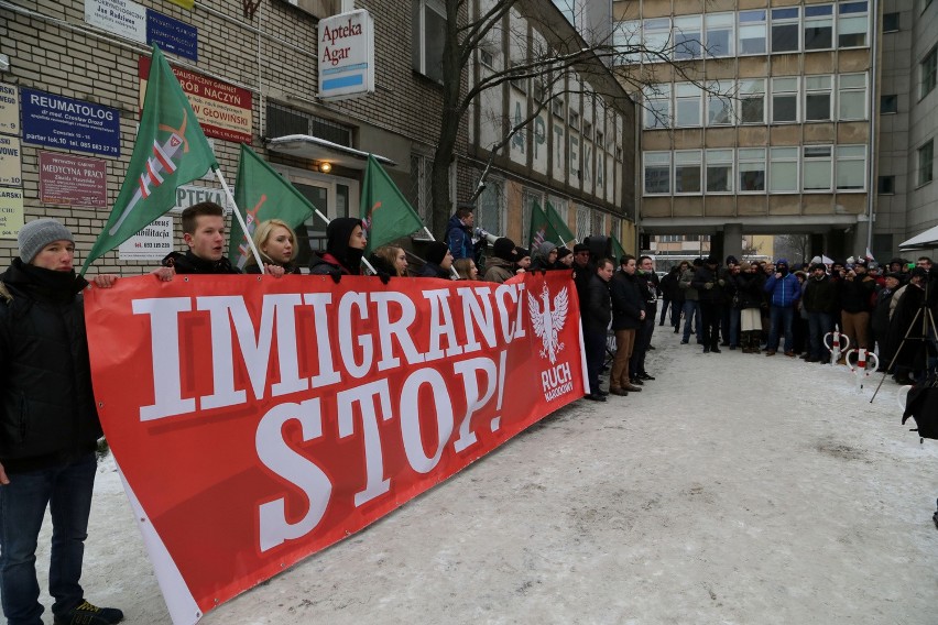 Młodzież Wszechpolska zorganizowała protest przeciwko uchodźcom (zdjęcia, wideo)