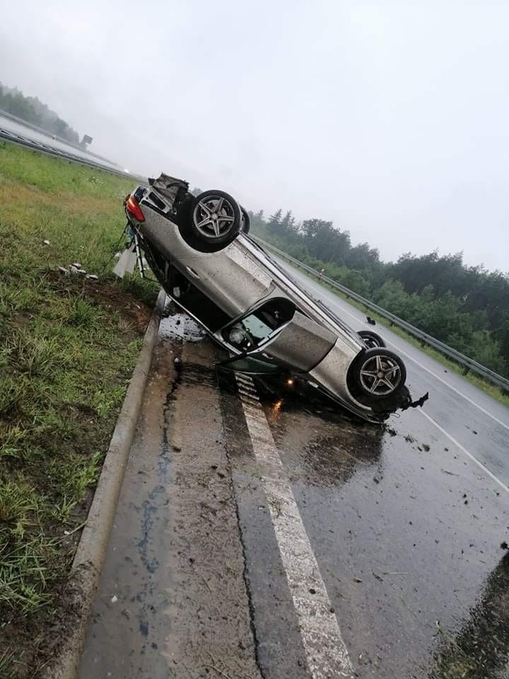 Dachowanie na autostradzie A4 w Nowej Jastrząbce, 10.07.2021