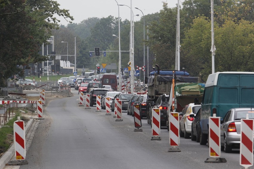 Wrocław: 400 metrów w 20 minut. Żółwie tempo na Zwycięskiej to codzienność (ZDJĘCIA)