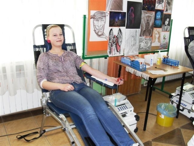 Krew oddała miedzy innymi Magda Wójcik z klasy pierwszej IT. &#8211; Cieszę się, że chociaż tak mogę komuś pomóc - mówiła.