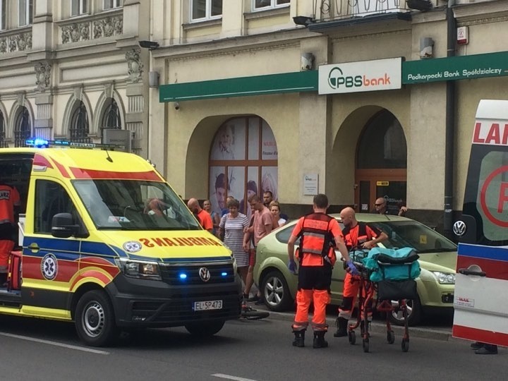 Na ulicy Mickiewicza w Przemyślu został potrącony rowerzysta...
