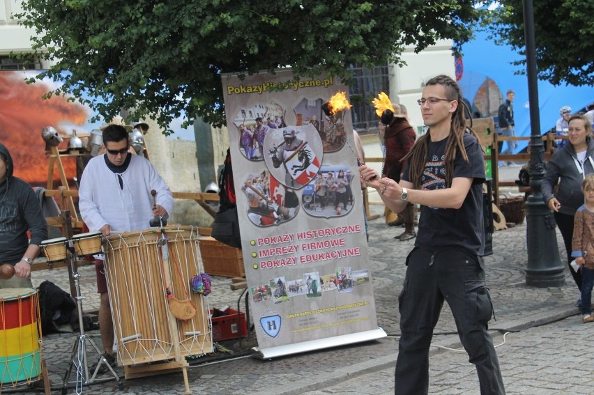 Jarmark na rynku i kolarski start [FOTO]