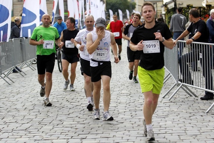 Maraton Wrocław - ZDJĘCIA - zawodnicy z numerami 2001 - 2200