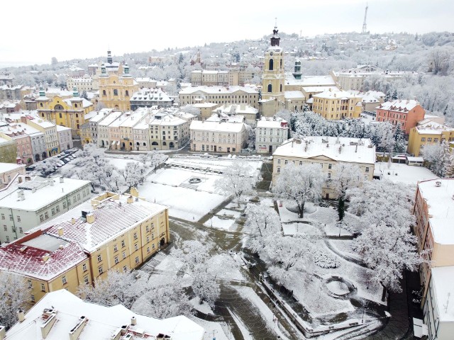 W sobotę, 28 listopada zima zawitała do Przemyśla. Zobaczcie, jak pięknie w zimowej scenerii prezentowało się miasto dzień później.