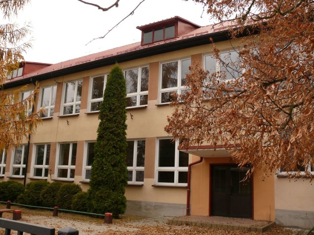 Dawna szkoła w Pysznicy, będzie siedzibą Urzędu Gminy.