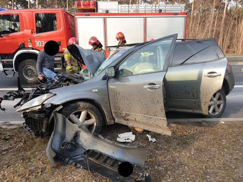 Wypadek na Grunwaldzkiej w Bydgoszczy. Osobówka uderzyła w tył auta dostawczego [zdjęcia]