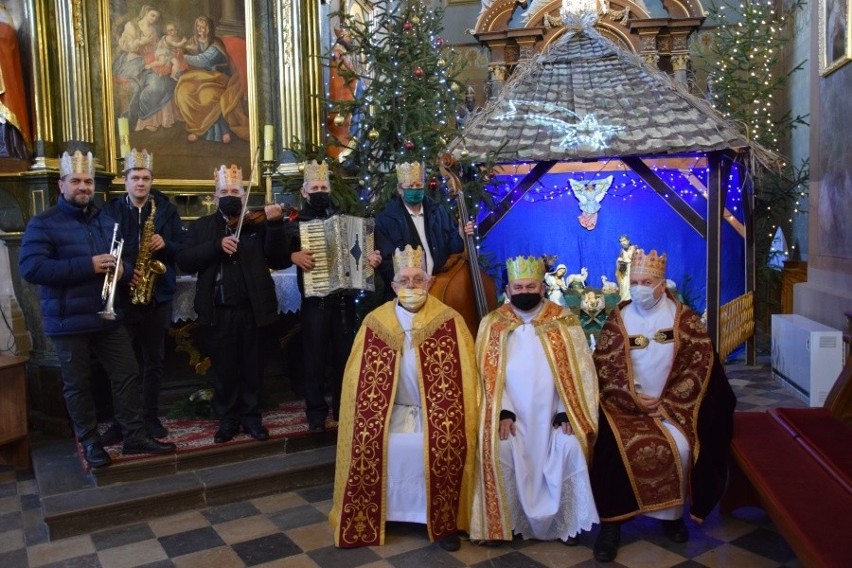 Po raz czwarty w parafii pod wezwaniem Świętych Apostołów...