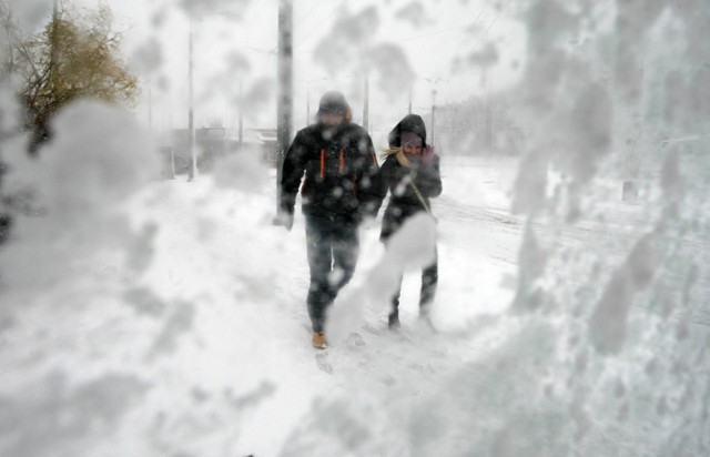 IMGW: Pierwsze opady już w sobotę, popada w niedzielę, a nawet w poniedziałek. Kolejny weekend również z epizodami śnieżnymi.