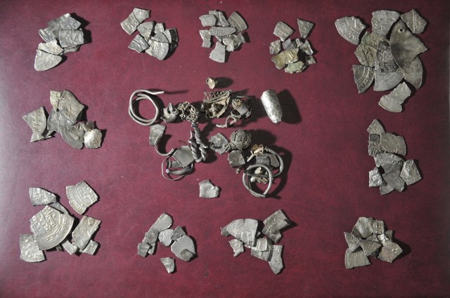 Fragment skarbu z Rogoźna. Czy znaleziono taki w Lipiu?
