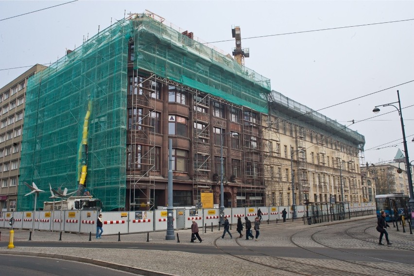 Grycan remontuje wrocławskie kamienice przy pl. Teatralnym (ZDJĘCIA)