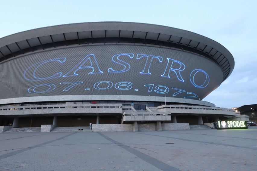 Katowice. 50 dat na 50 lat Spodka. Zobaczcie niezwykłą świetlną projekcję na fasadzie katowickiej hali