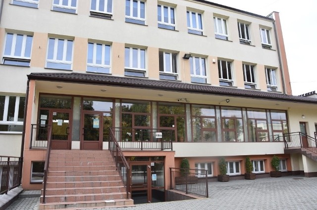 W Szkole Podstawowej nr 18 w Tarnowie ponad stu uczniów skierowano na kwarantannę