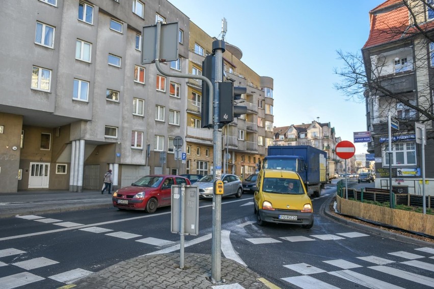 Mieszkańcy Jeżyc skarżą się, że przy ul. Poznańskiej nie...