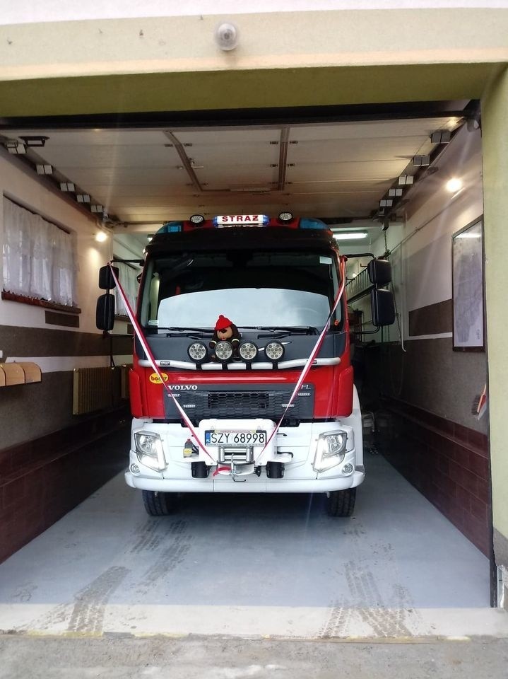 Strażacy z OSP Kocoń odebrali wóz w połowie października