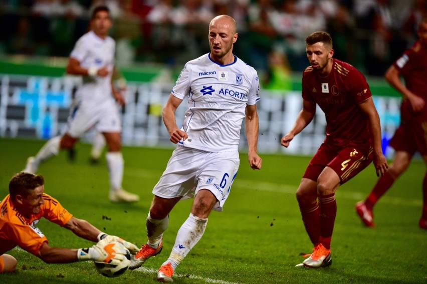 W Warszawie Lech przegrał z Legią 0:1.