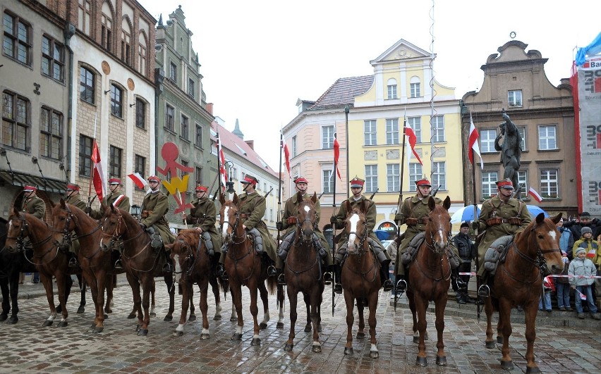 Msza święta za Ojczyznę, piknik historyczny, defilada,...