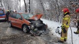 Wypadek w Białogardzie. Auto uderzyło w drzewo [ZDJĘCIA]