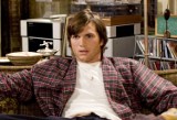 „Różowe lata 90.”. Ashton Kutcher komentuje dużą różnicę wieku między nim a Milą Kunis. Było niezręcznie na planie?