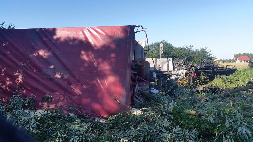 Wypadek w Mozolicach Dużych w gminie Sieciechów.